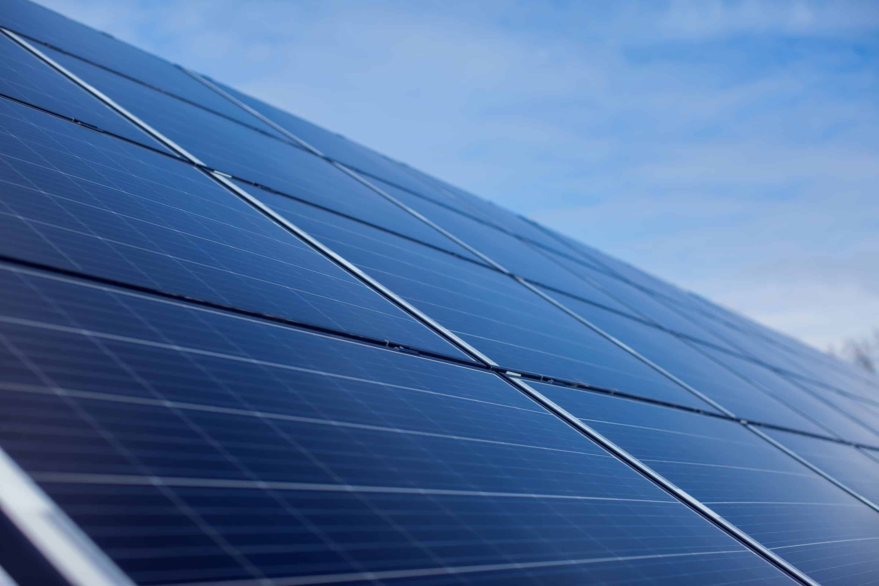 Panneaux solaires photovoltaïques : lesquels choisir en 2024 ?